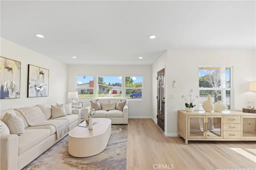 2516 E Walnut Creek