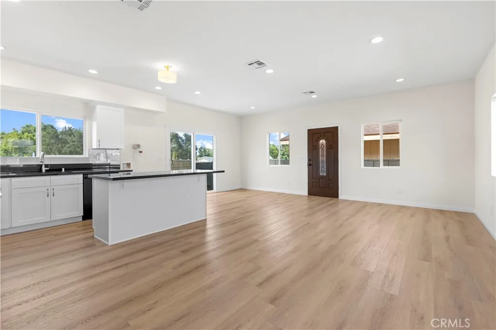 2516 E Walnut Creek