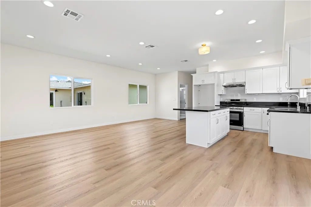 2516 E Walnut Creek