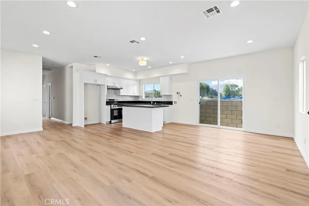 2516 E Walnut Creek