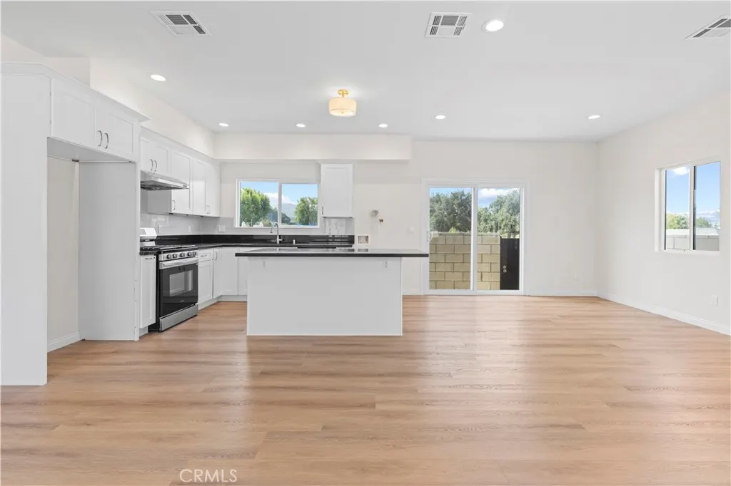 2516 E Walnut Creek