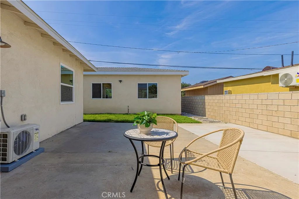 2516 E Walnut Creek
