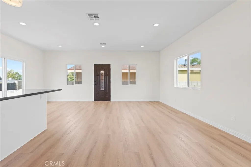 2516 E Walnut Creek