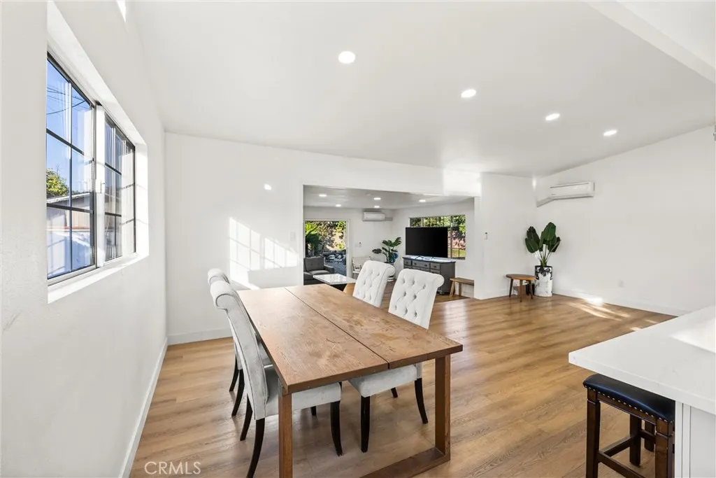 1019 W Pine