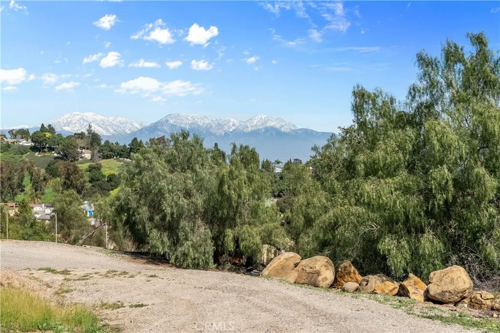 2151 Carbon Canyon