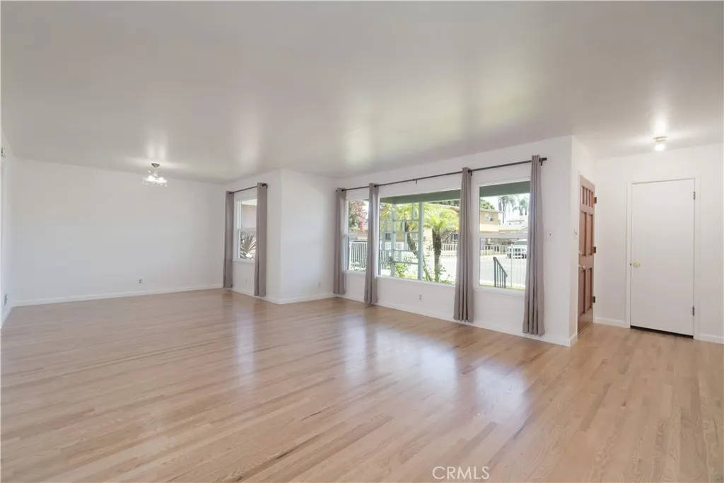 765 N Currier
