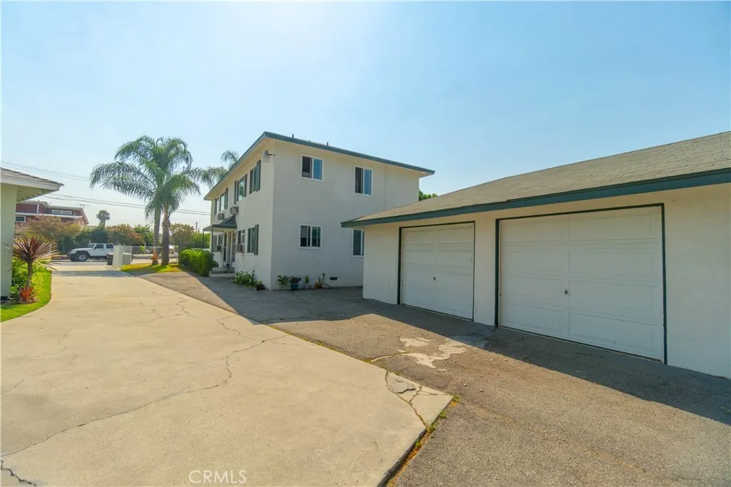 765 N Currier