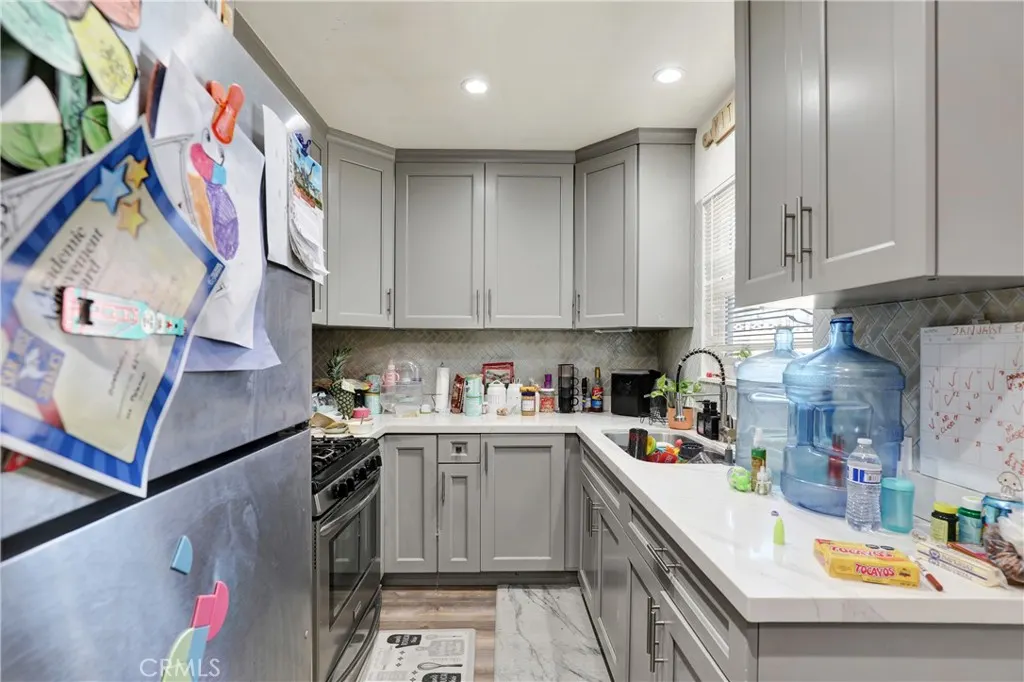 291 W Artesia