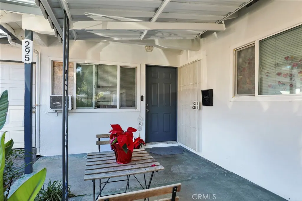 291 W Artesia