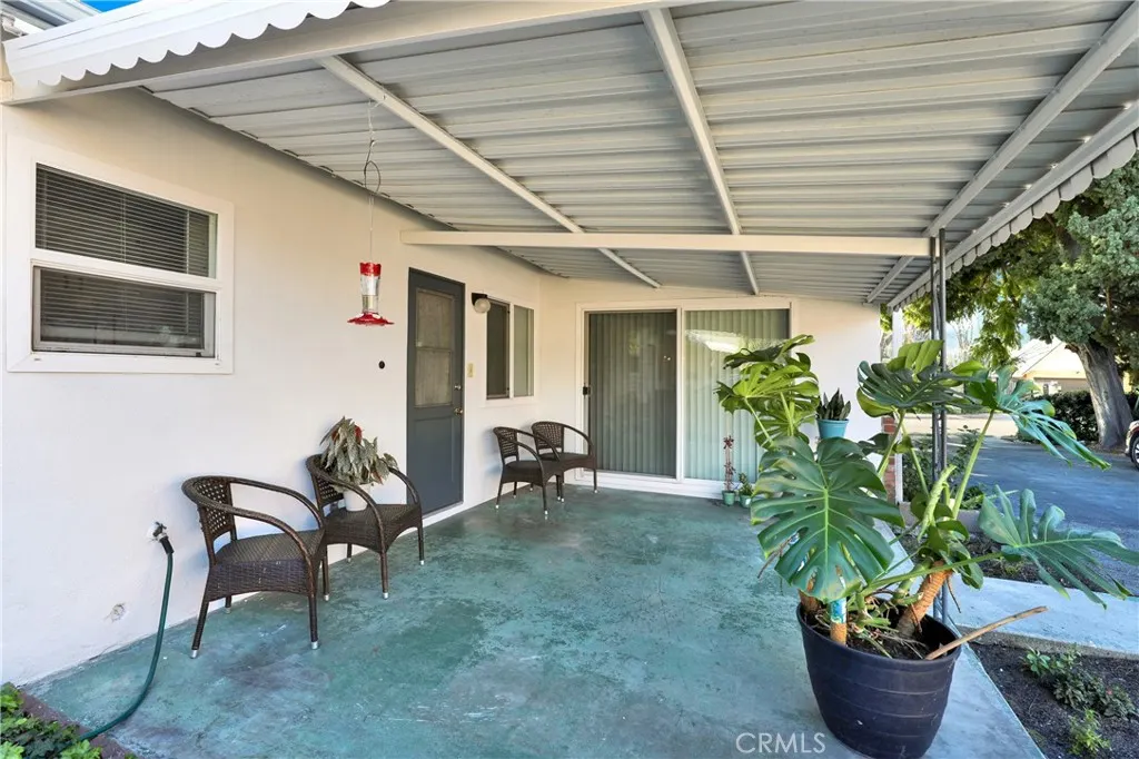 291 W Artesia