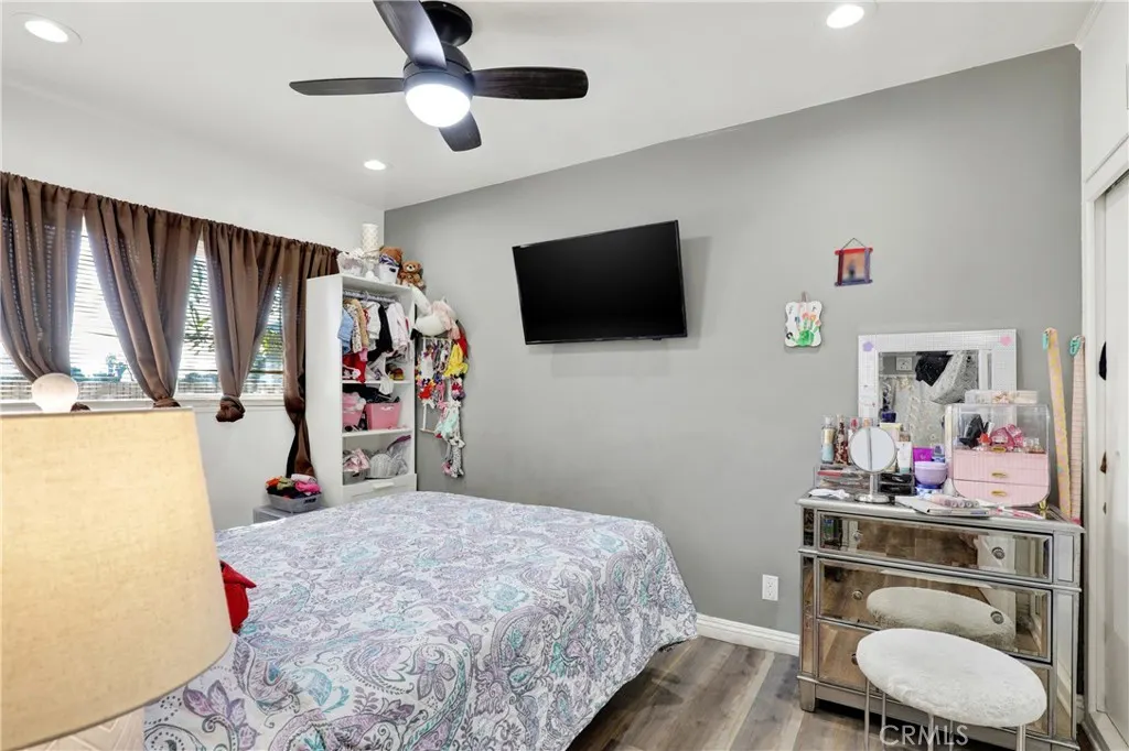 291 W Artesia