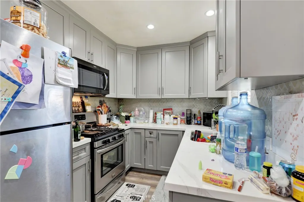 291 W Artesia