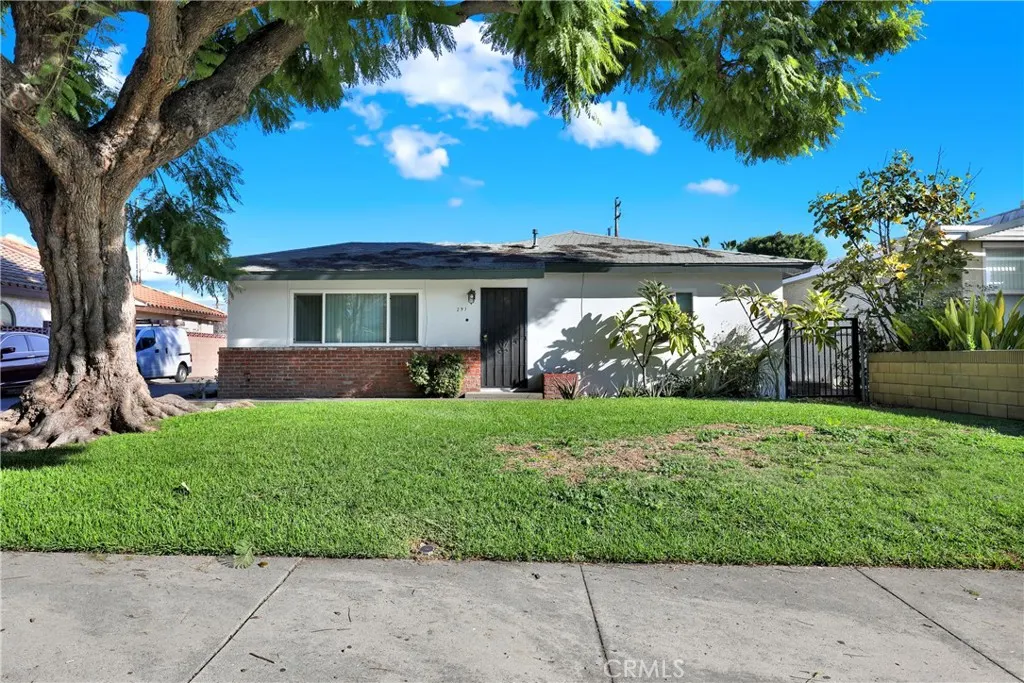 291 W Artesia