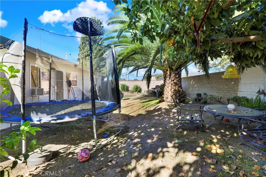 291 W Artesia