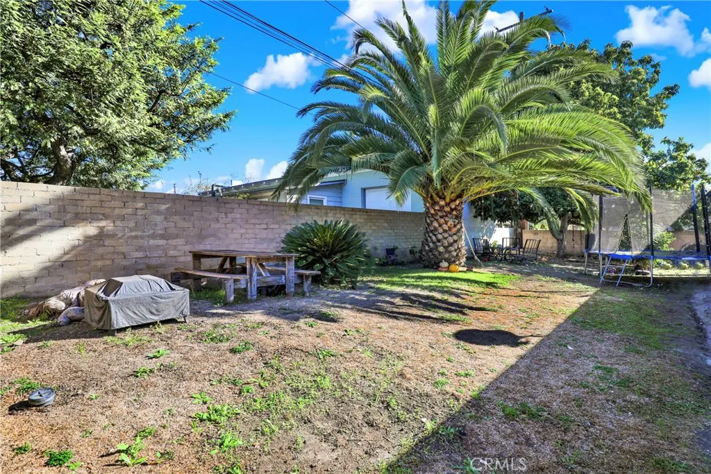 291 W Artesia