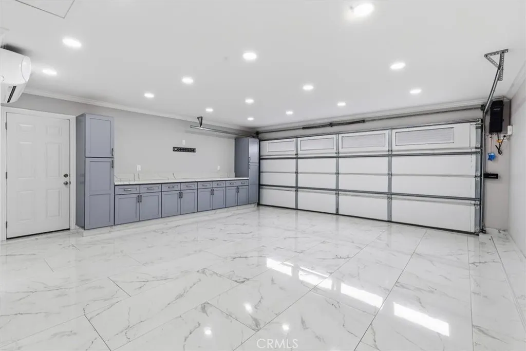 2339 Club Vista