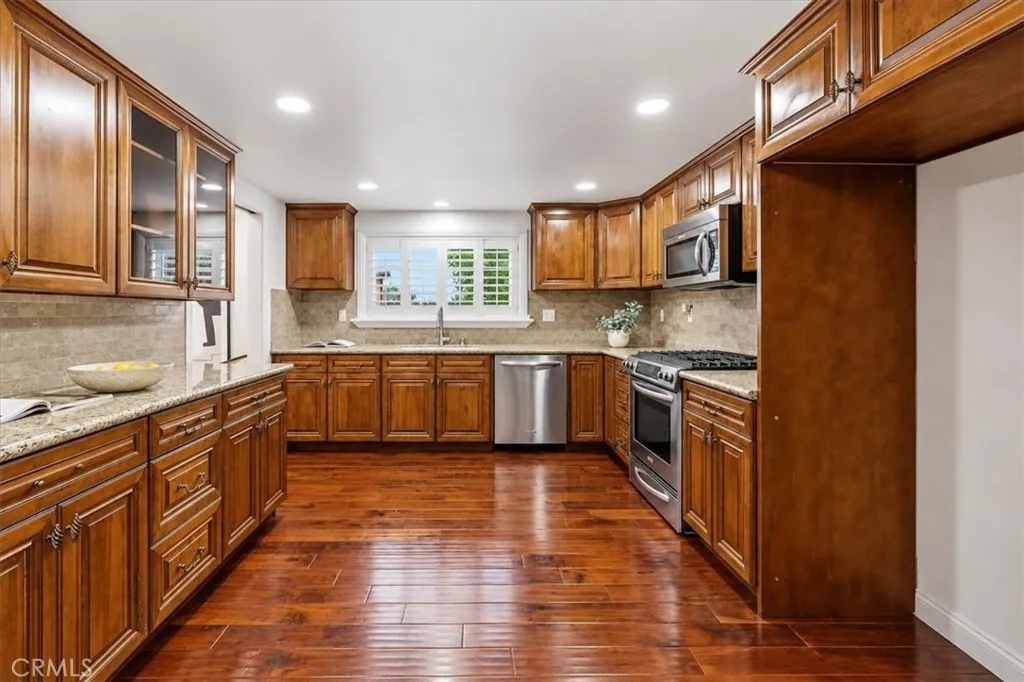 2339 Club Vista