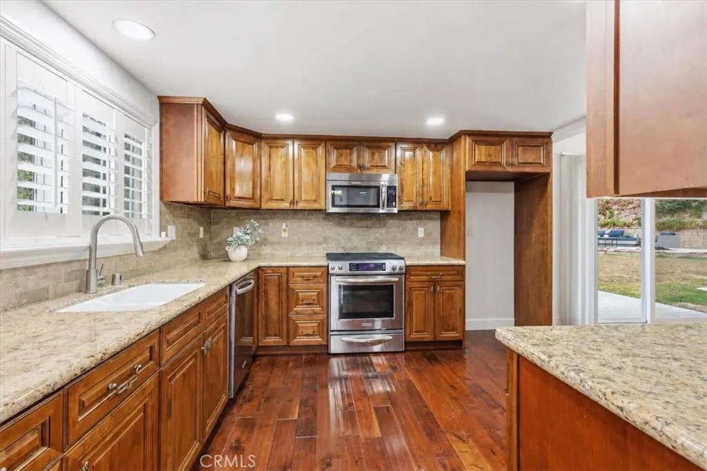 2339 Club Vista