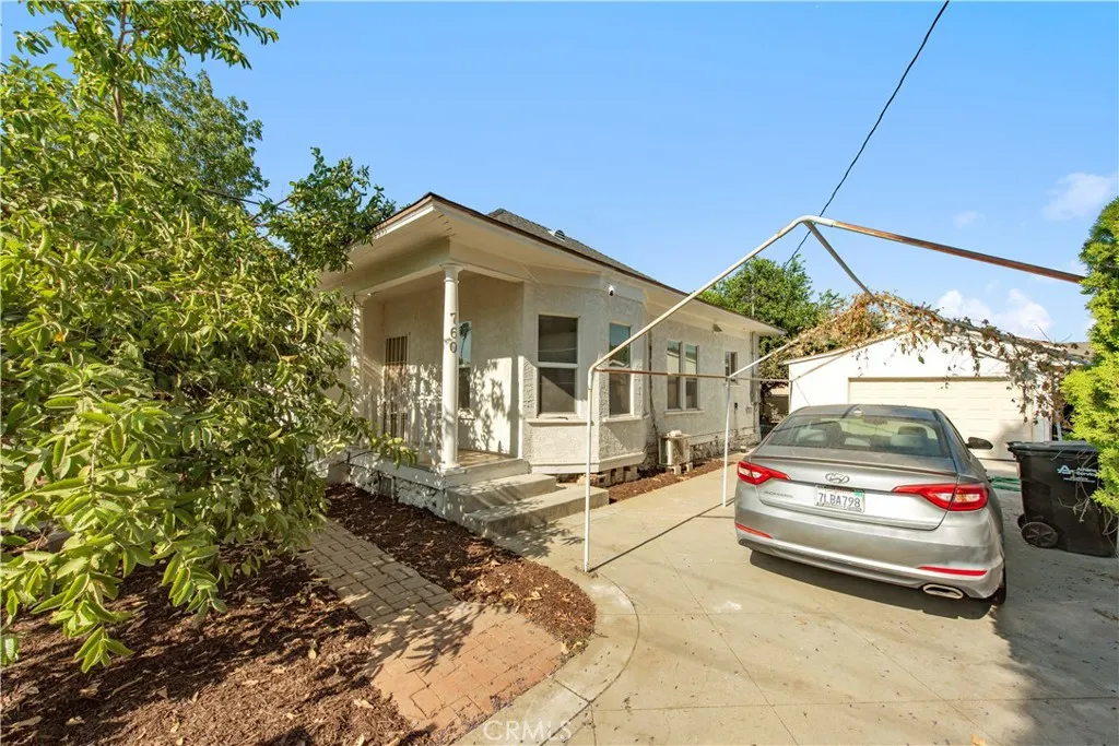 760 S Elm St