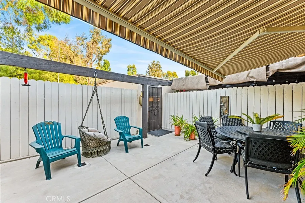 676 redwood Lane