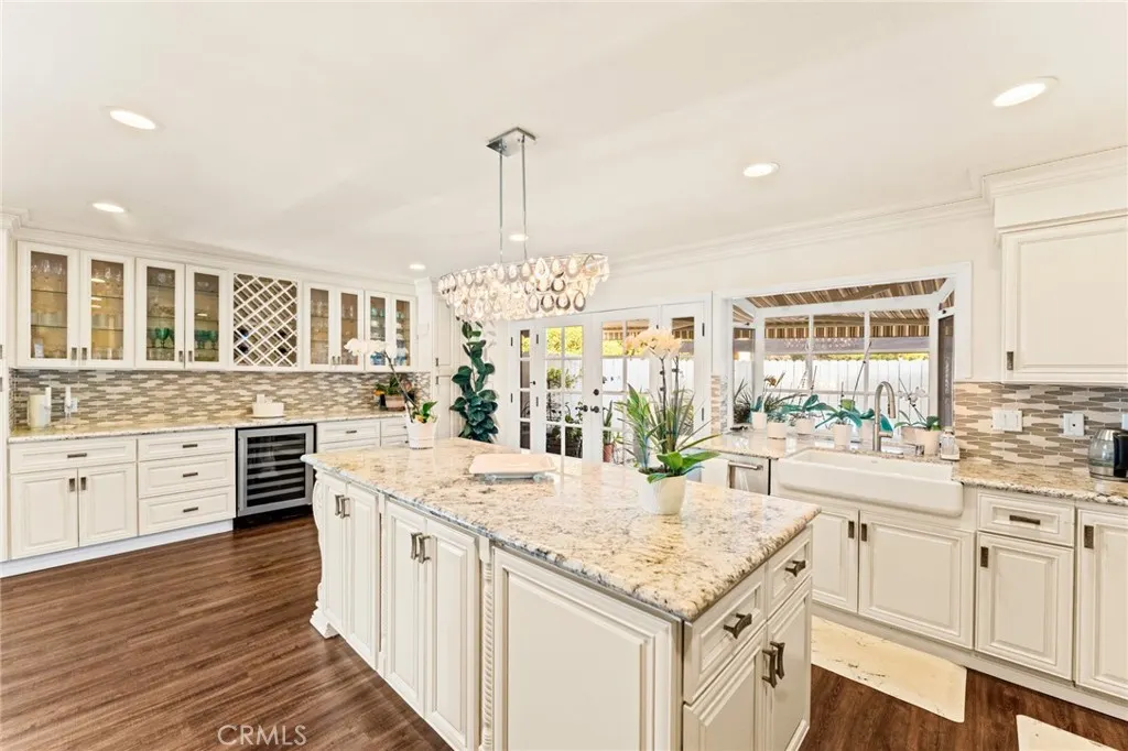 676 redwood Lane