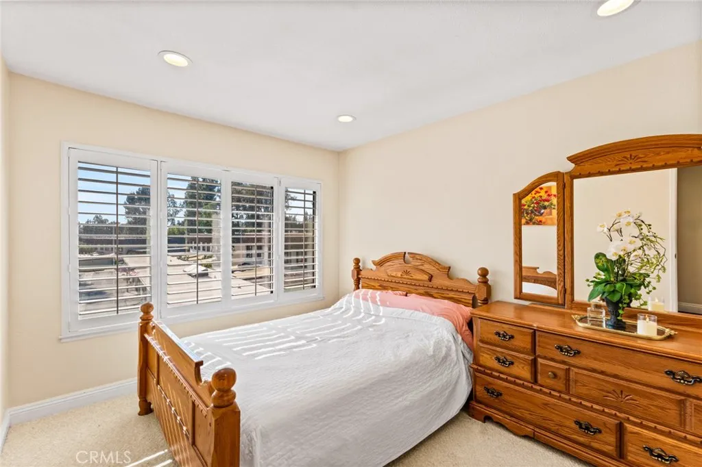 676 redwood Lane