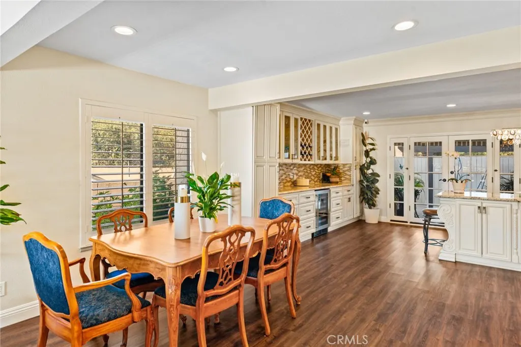 676 redwood Lane