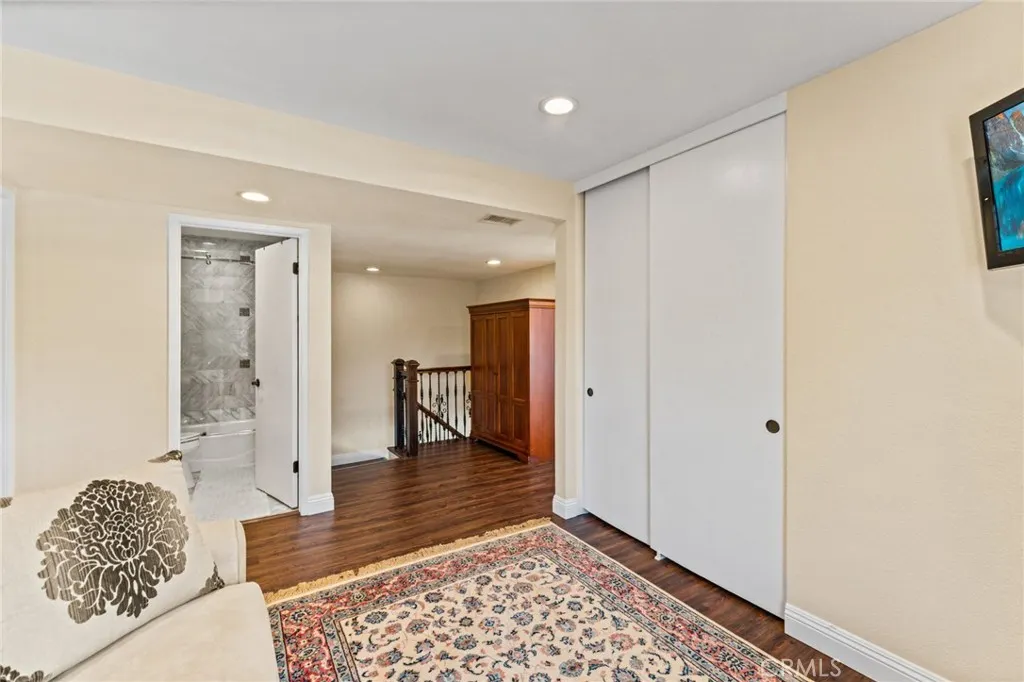 676 redwood Lane
