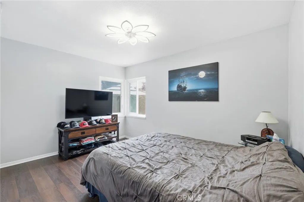 1406 W Baker