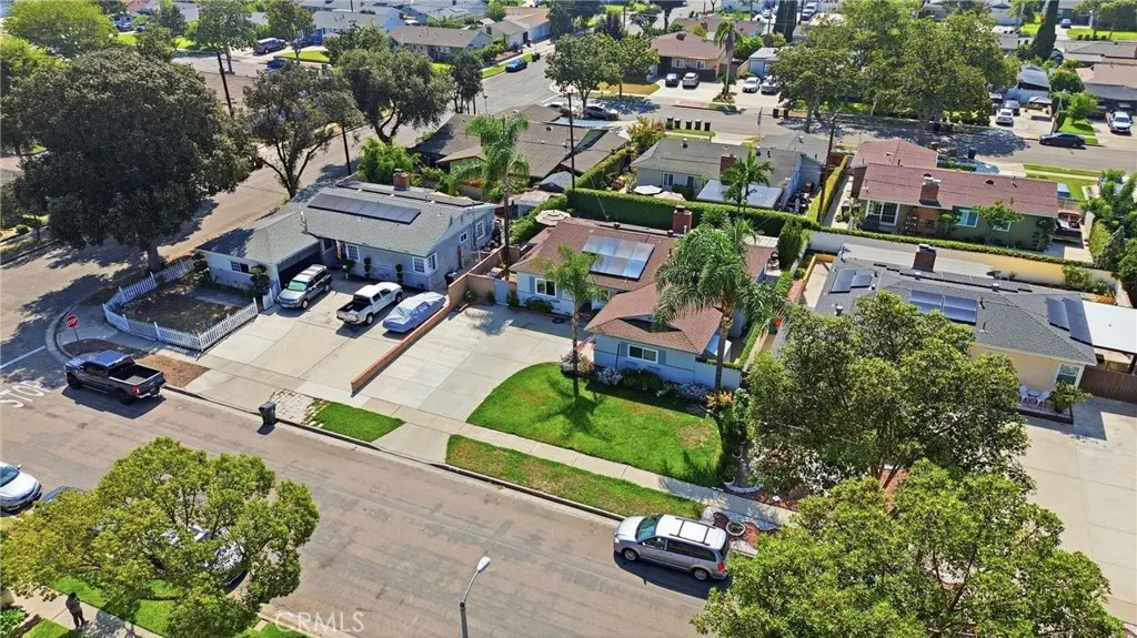 1406 W Baker