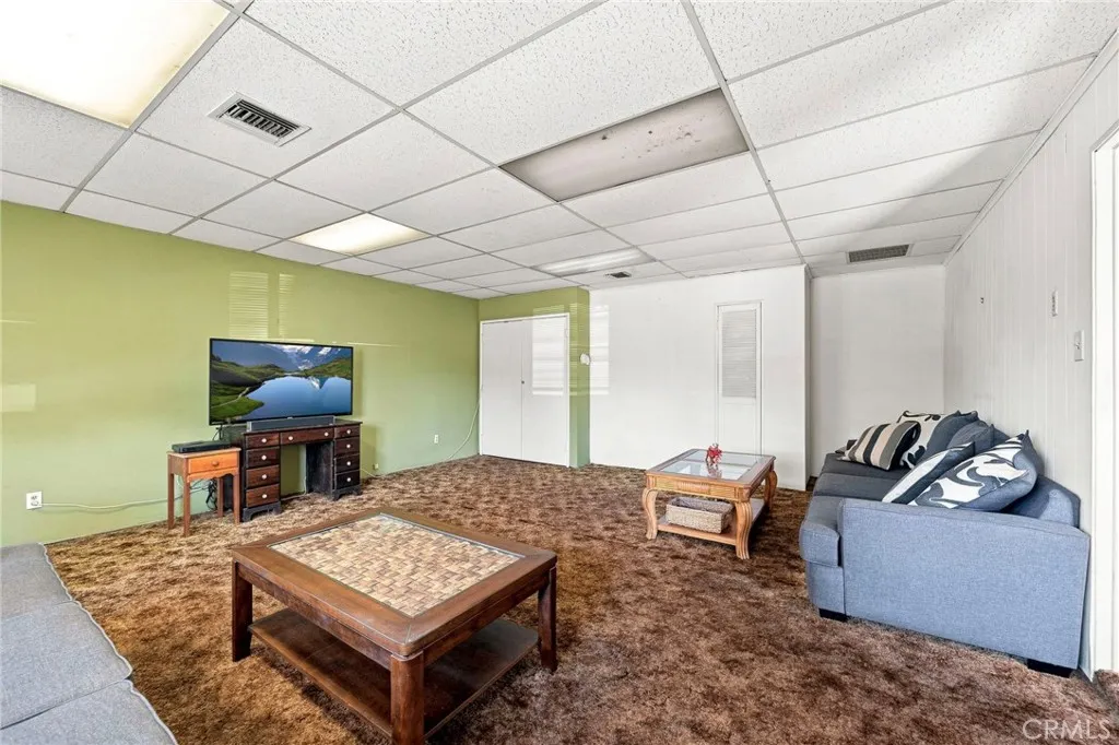 537 E Juanita