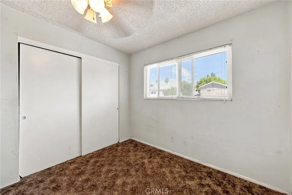 537 E Juanita