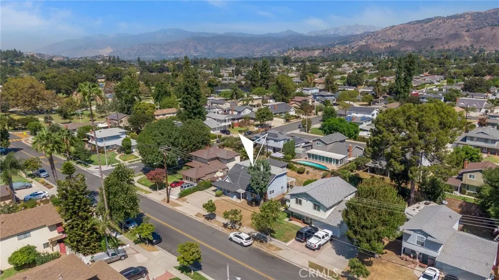 537 E Juanita