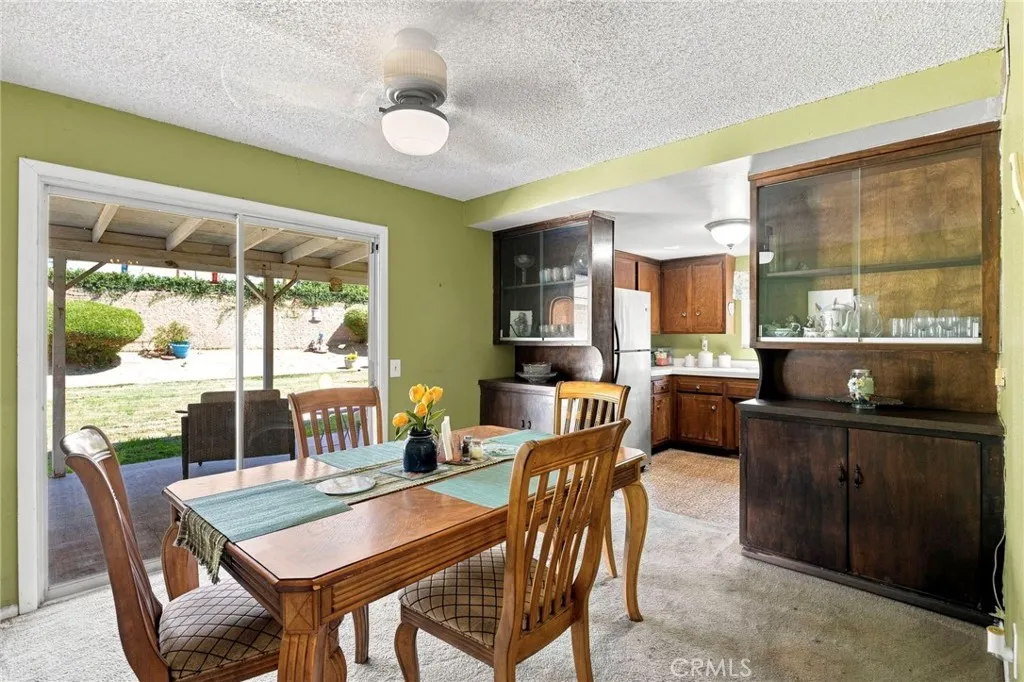 537 E Juanita