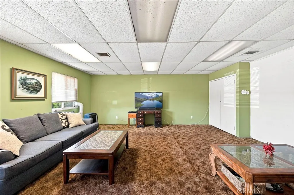 537 E Juanita