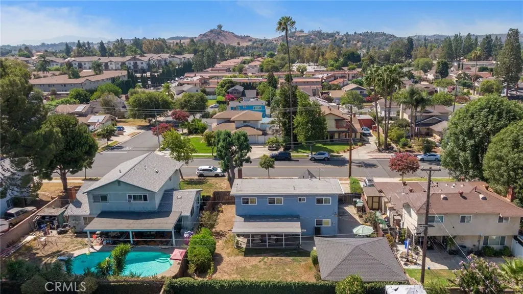 537 E Juanita