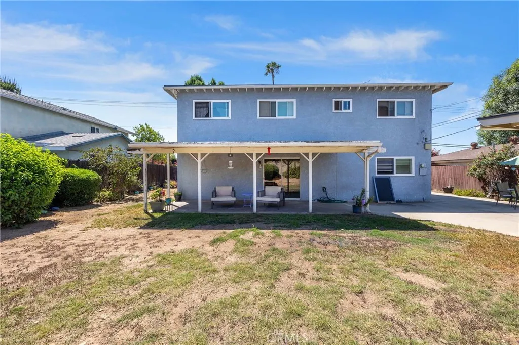 537 E Juanita