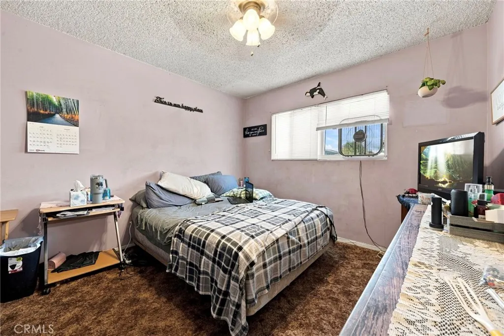 537 E Juanita