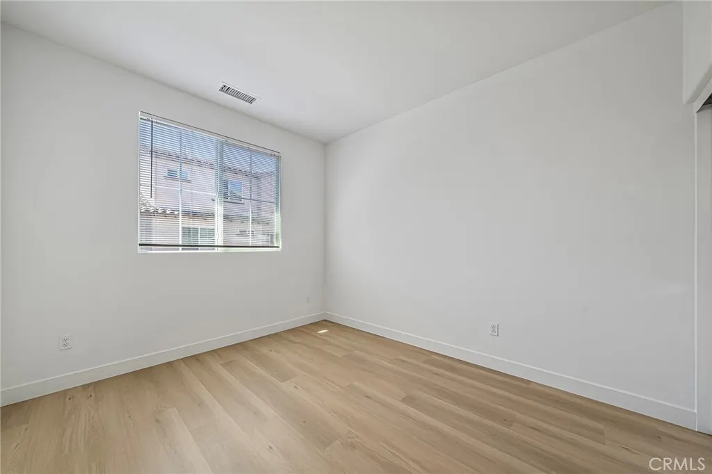 318 N Calvados