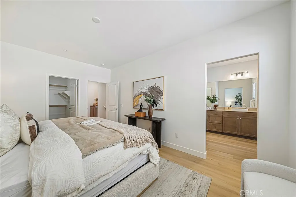 318 N Calvados