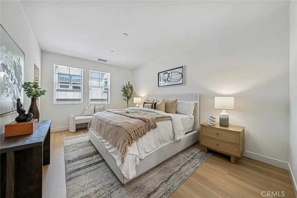 318 N Calvados