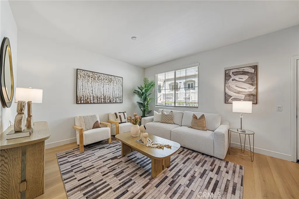 318 N Calvados