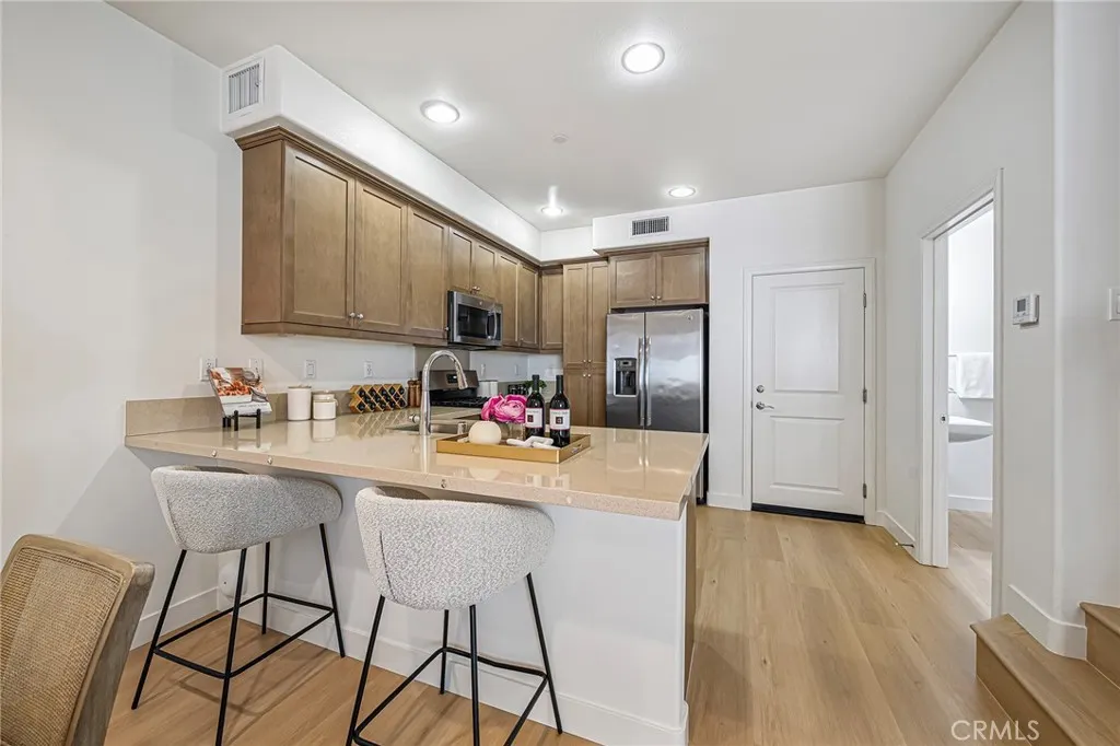 318 N Calvados