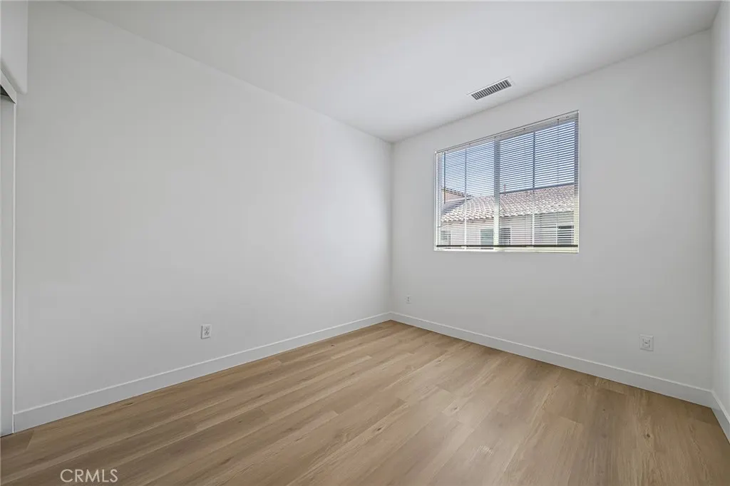 318 N Calvados