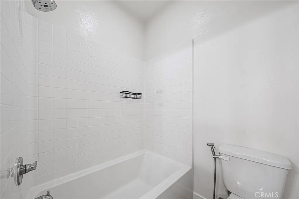 318 N Calvados