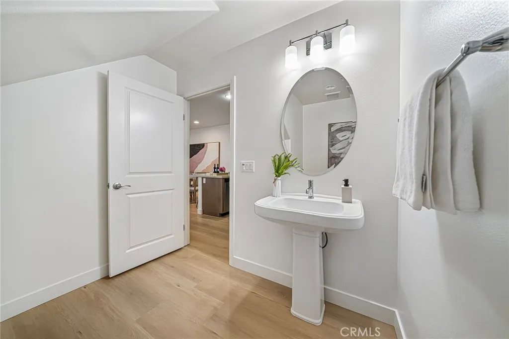 318 N Calvados