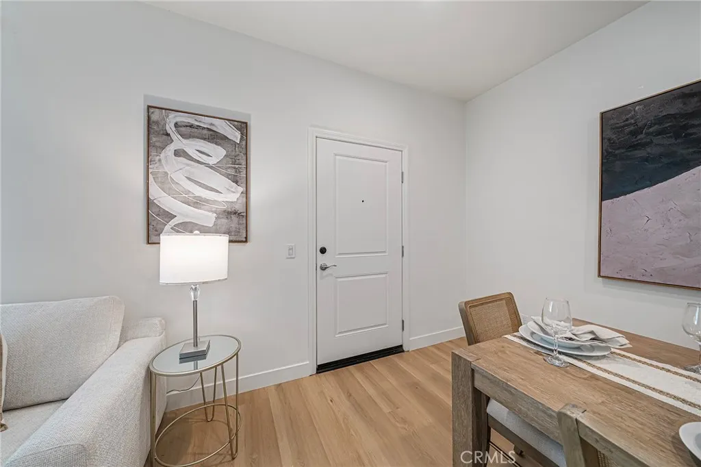 318 N Calvados