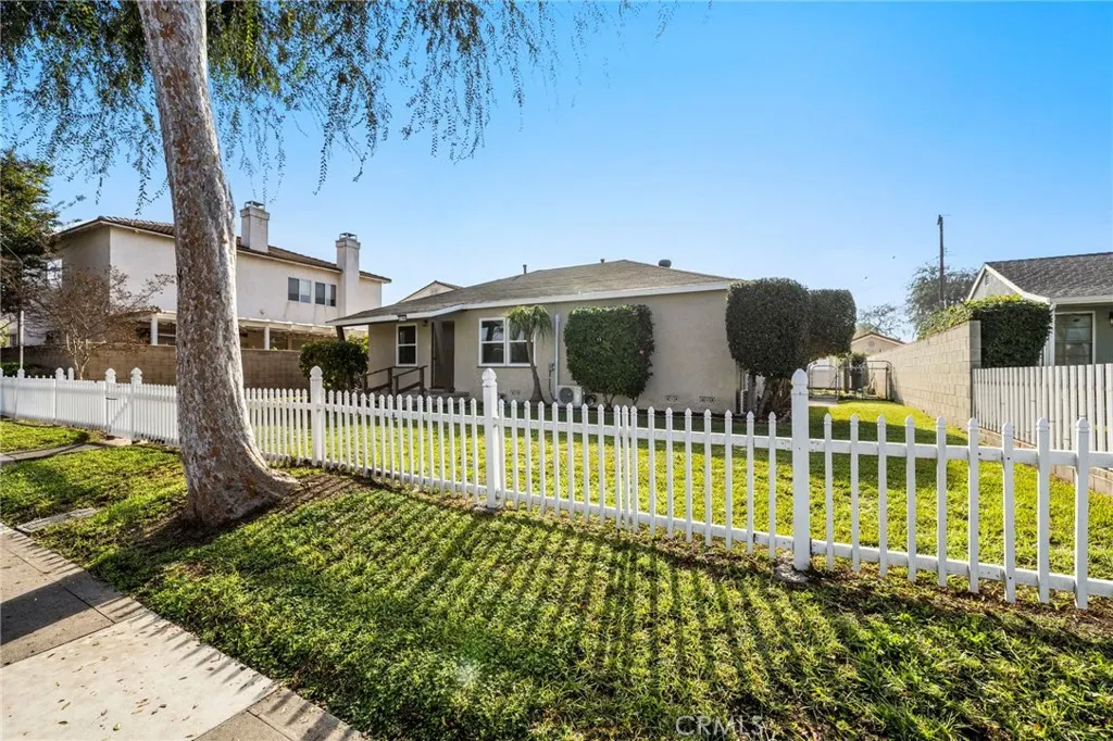 2100 W Valencia Drive