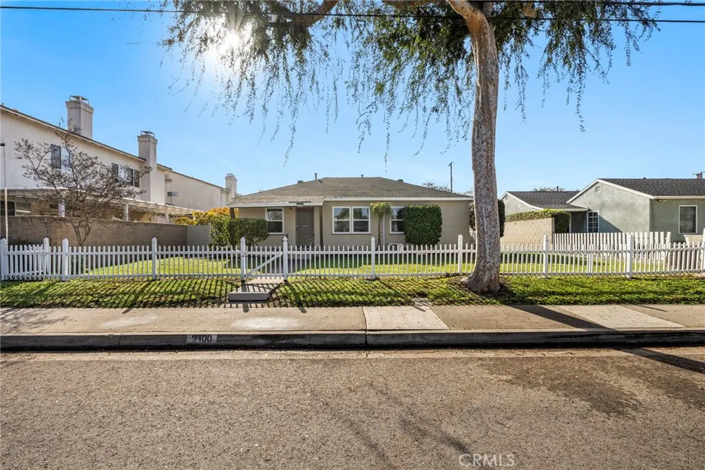 2100 W Valencia Drive