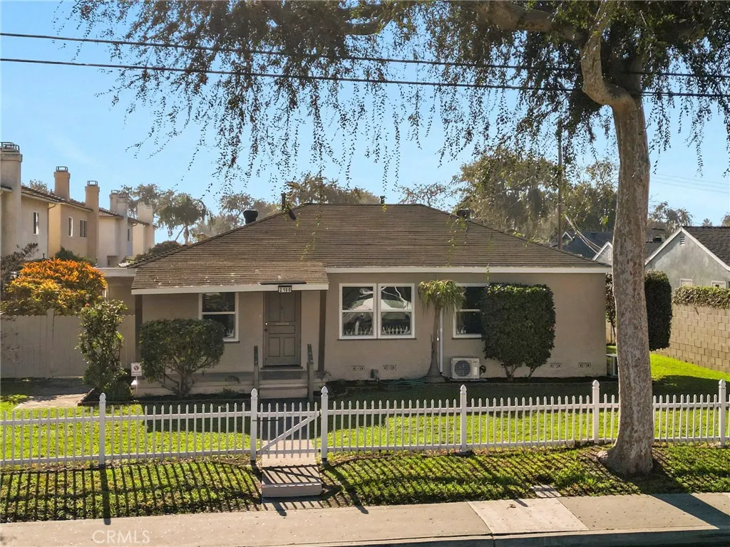 2100 W Valencia Drive